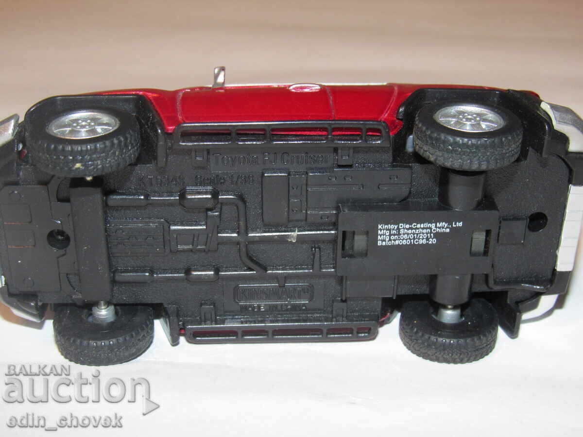 1/36 Kinsmart Toyota FJ Cruiser μεταλλικό συλλεκτικό αυτοκινητάκι - 6