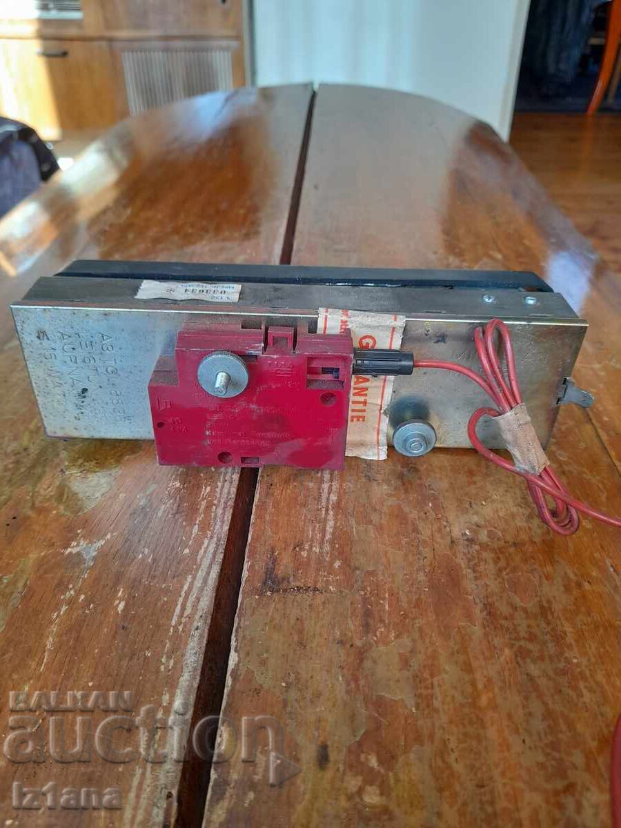 Доставка на Старо автомобилно радио RFT Micros