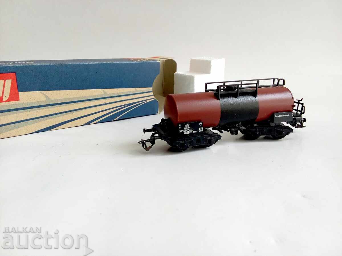 модел на цистерна вагон BTTB 5415 Kesselwagen MAV в мащаб TT с цена € 20.00 | 39.12 лв. модел на цистерна вагон BTTB 5415 Kesselwagen MAV в мащаб TT с цена € 20.00 | 39.12 лв.