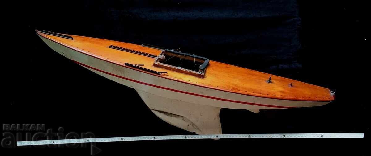Vintage pond boat, yacht, wooden hull with price € 320.00 | 625.87 BGN