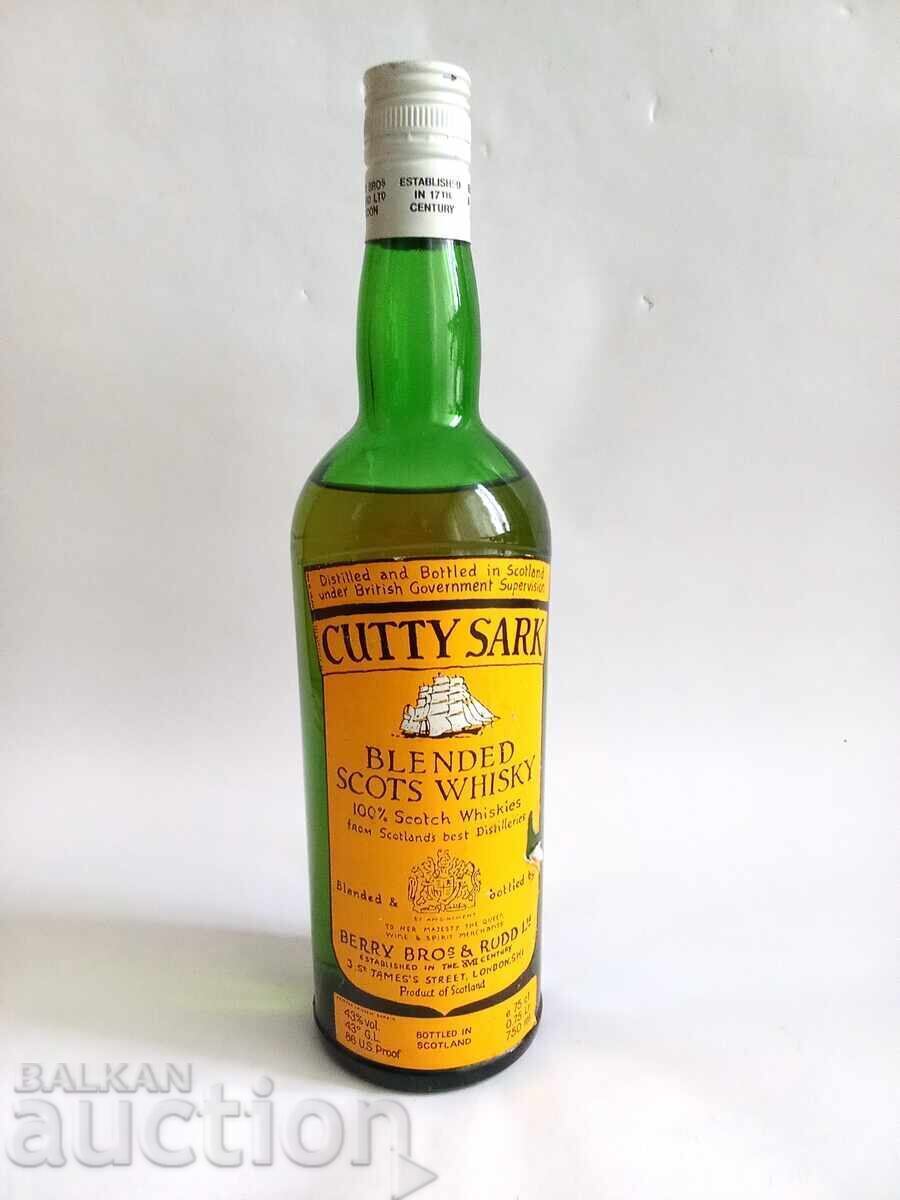 Σκωτσέζικο ουίσκι Cutty Sark από τη δεκαετία του '70-'80 με τιμή € 235.00 | 459.62 BGN Σκωτσέζικο ουίσκι Cutty Sark από τη δεκαετία του '70-'80 με τιμή € 235.00 | 459.62 BGN