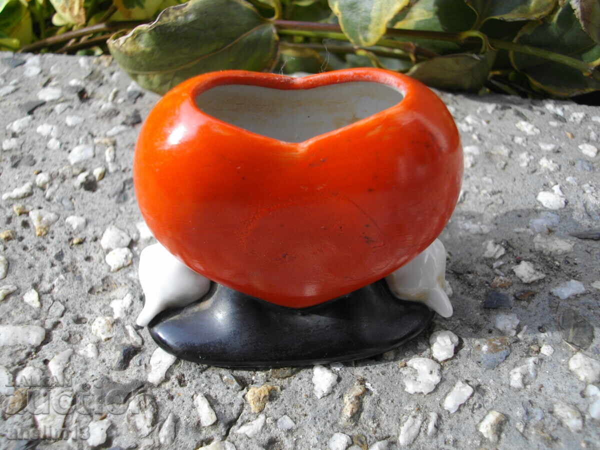 Auction  STAR PORCELAIN HEART MARKED