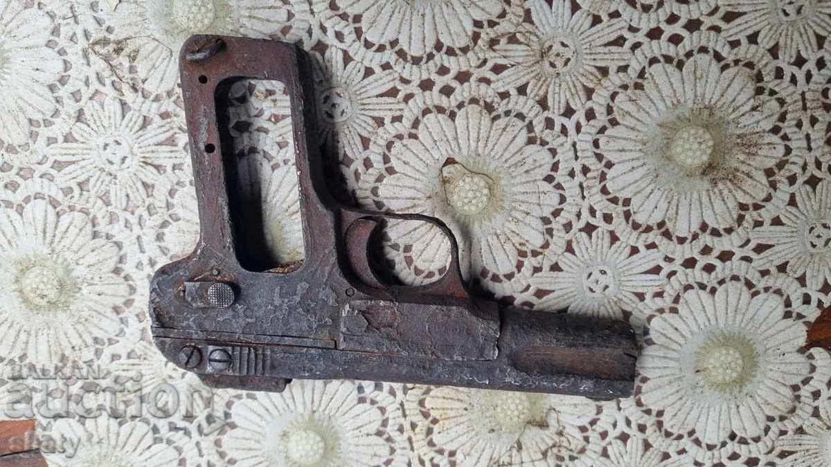 Delivery of Pistol. Revolver