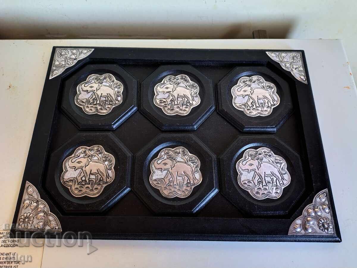 Tavă Frumoasă cu Suporturi de Pahare - Elefănți