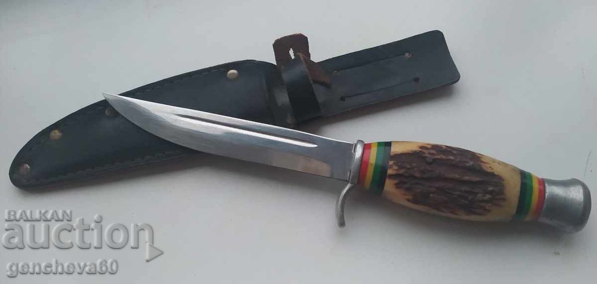 Livrarea Cuțit german de vânătoare cu busolă și mâner din corn de cerb