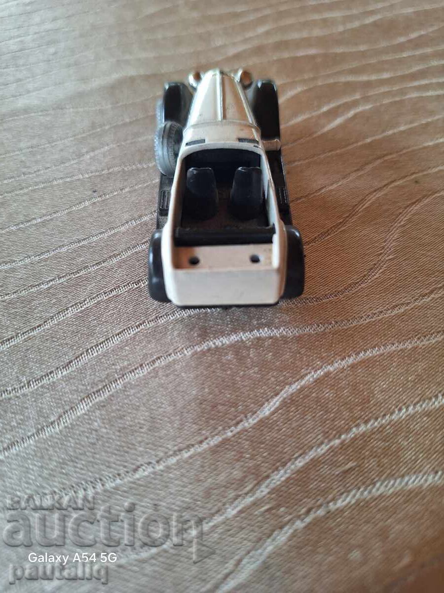 Delivery of RETRO STROLLER BENTLEY 1932