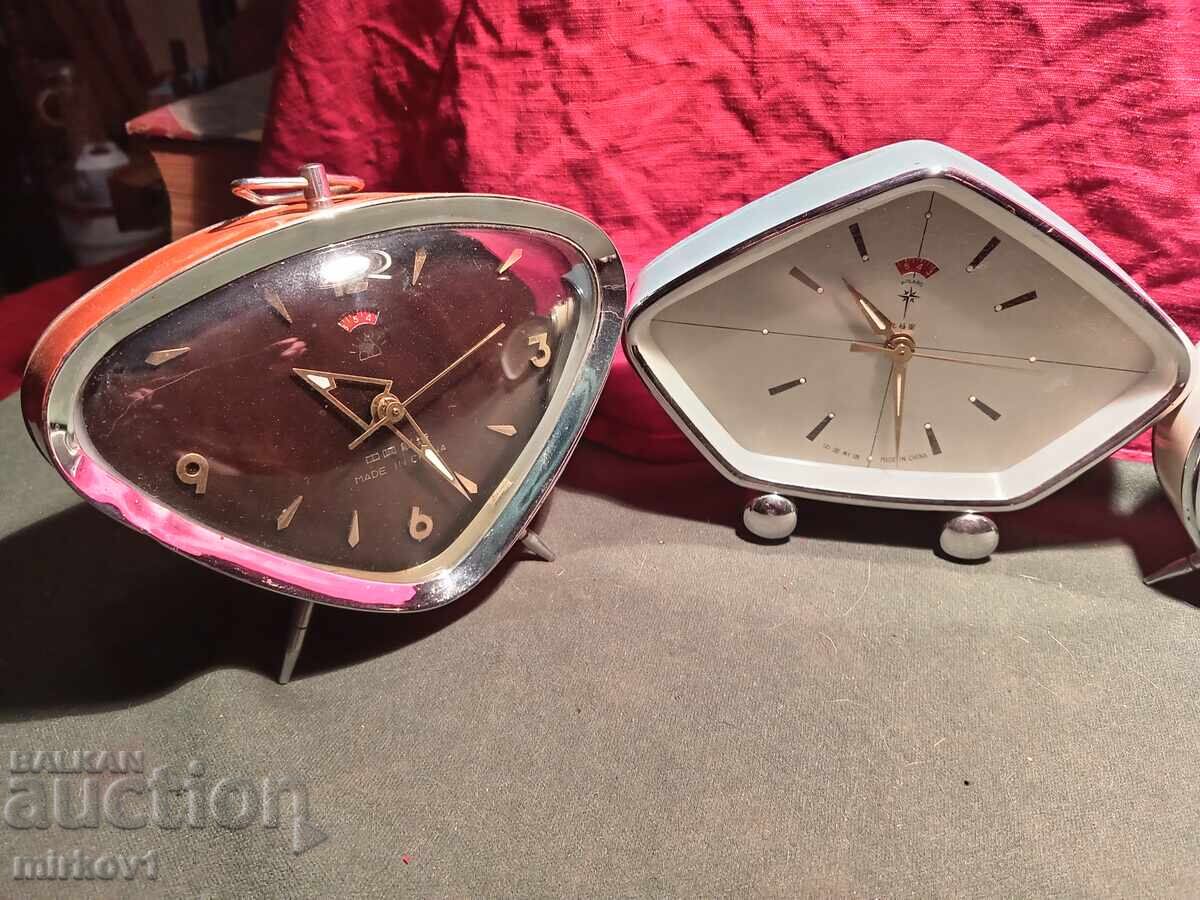 Τέσσερα ξυπνητήρια με τιμή € 15.00 | 29.34 BGN