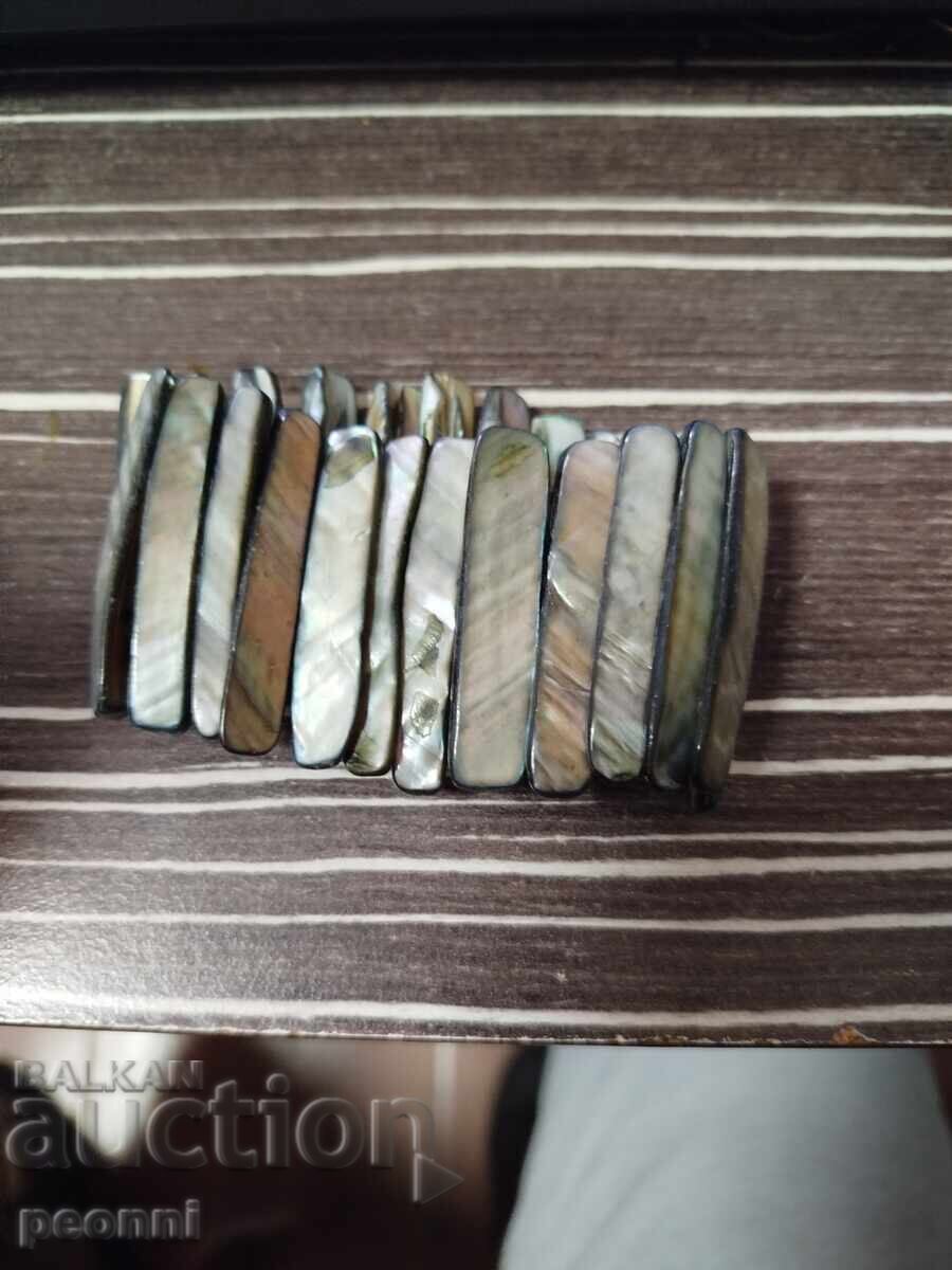 Βραχιόλι Mother of Pearl με τιμή € 5.00 | 9.78 BGN