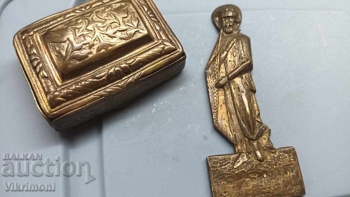 Вотив,възрожденски сачан,апликация,светец,икона,бабин чеиз с цена € 90.00 | 176.03 лв.