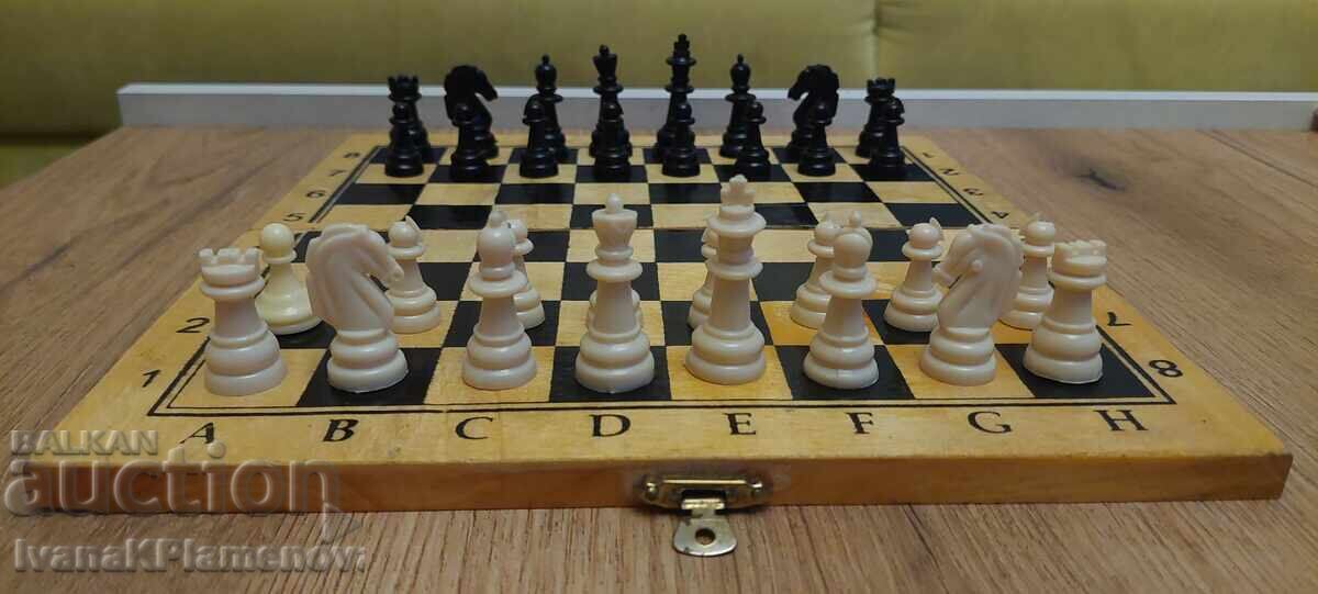 Δημοπρασία Σκάκι και τάβλι 24εκ για γνώστες