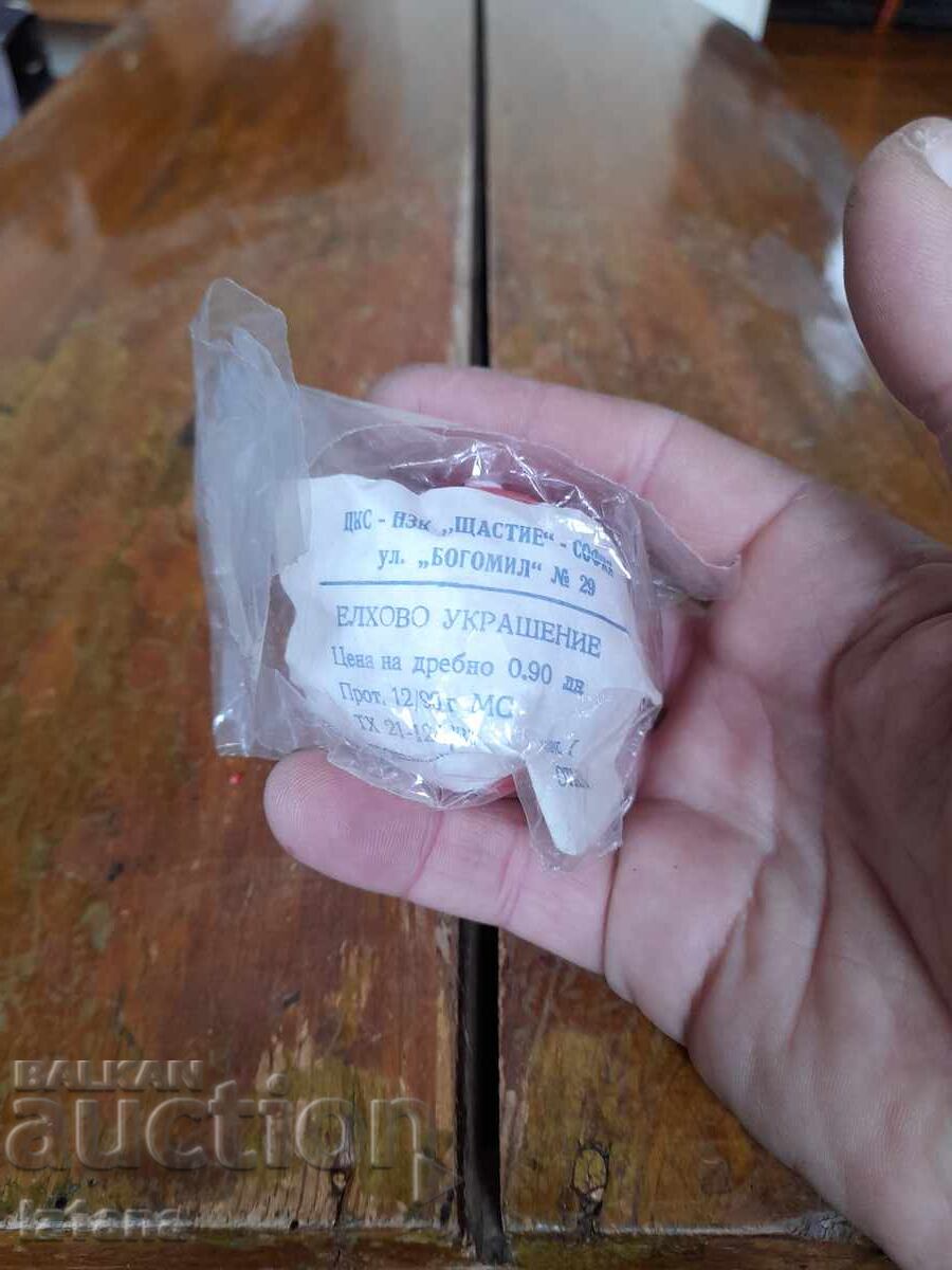 Delivery of Old Christmas tree ornament, Christmas tree toy Delivery of Old Christmas tree ornament, Christmas tree toy