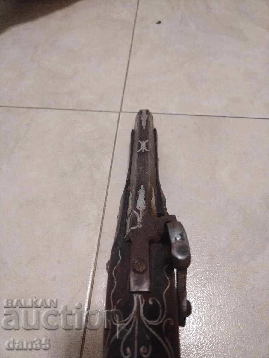 Livrarea CAPSULE VECHE PISTOV