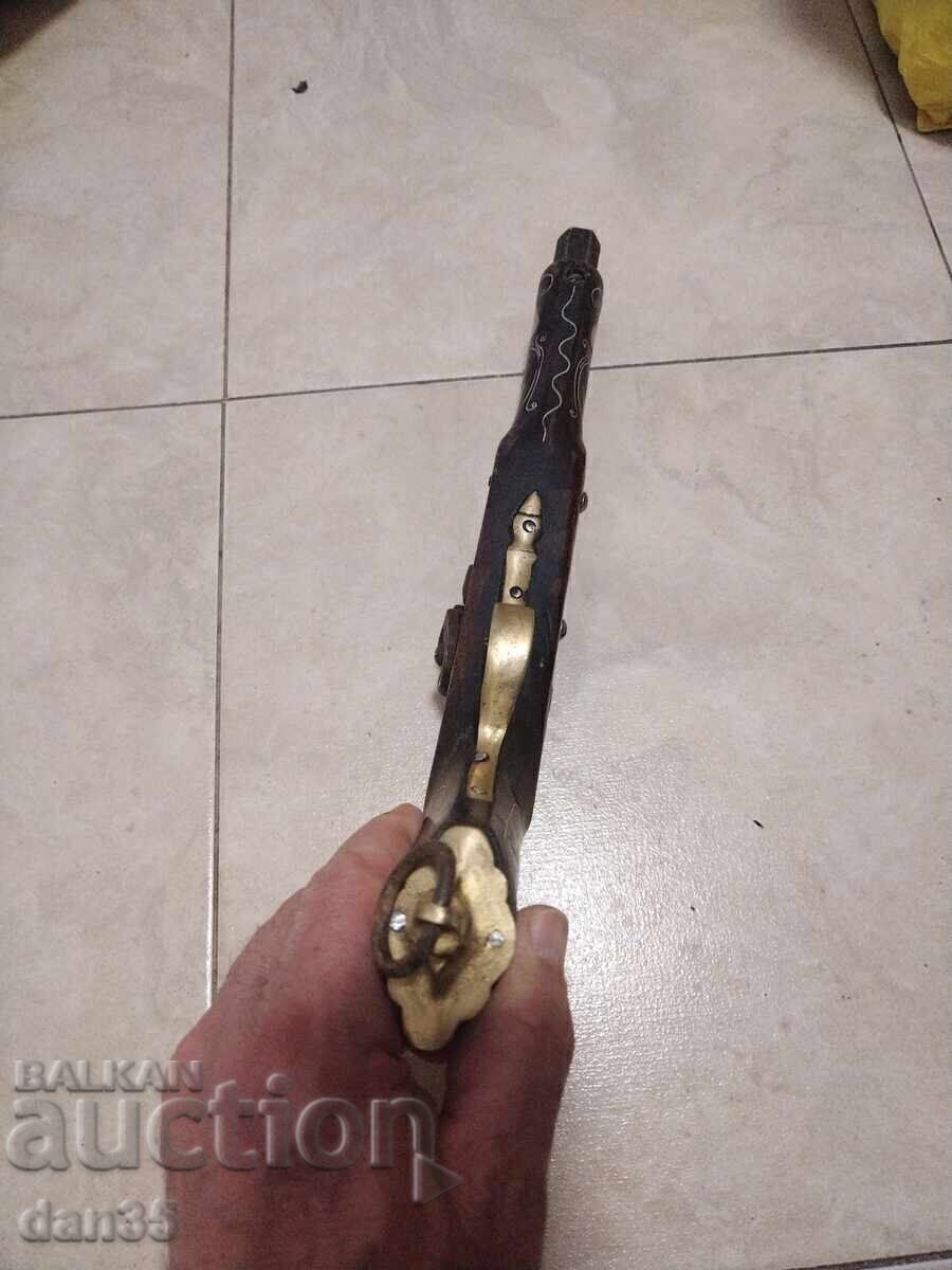 CAPSULE VECHE PISTOV - 7