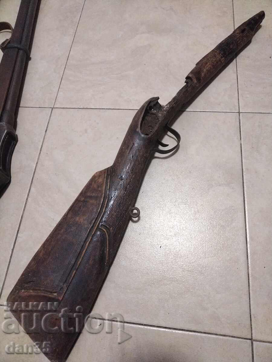 EXEMPLU STAR PENTRU PUȘCĂ CU CREMENE CAPSULĂ EXEMPLU STAR PENTRU PUȘCĂ CU CREMENE CAPSULĂ