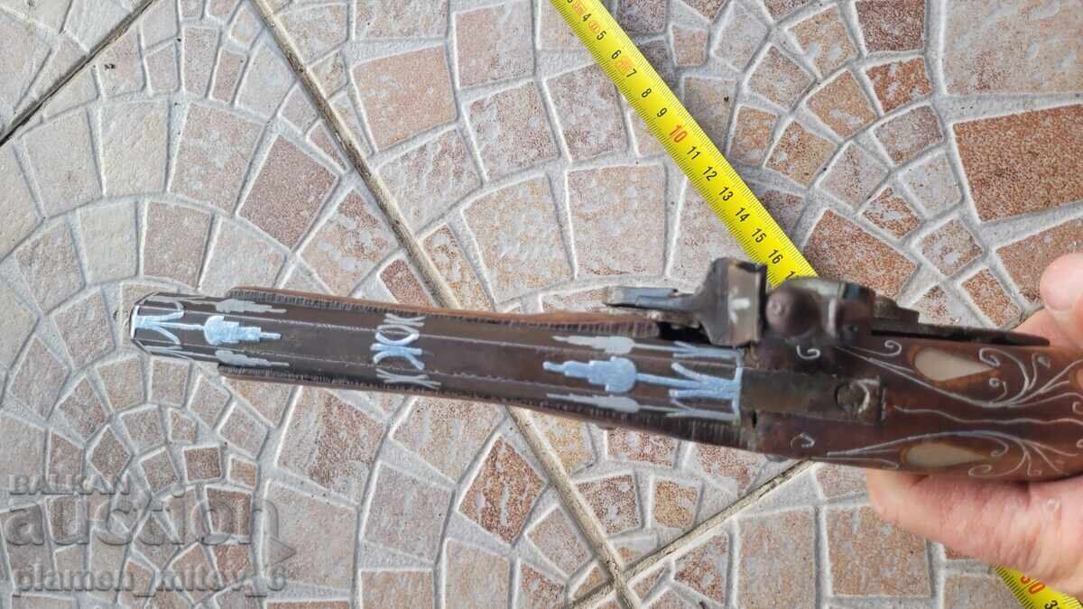 Licitație Pistol, pistol, evzalia, cremenea