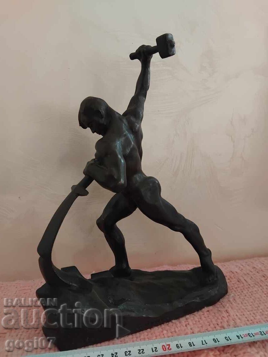 Sculptură de autor, statuetă, plastic, URSS cu preț € 195.00 | 381.39 BGN Sculptură de autor, statuetă, plastic, URSS cu preț € 195.00 | 381.39 BGN