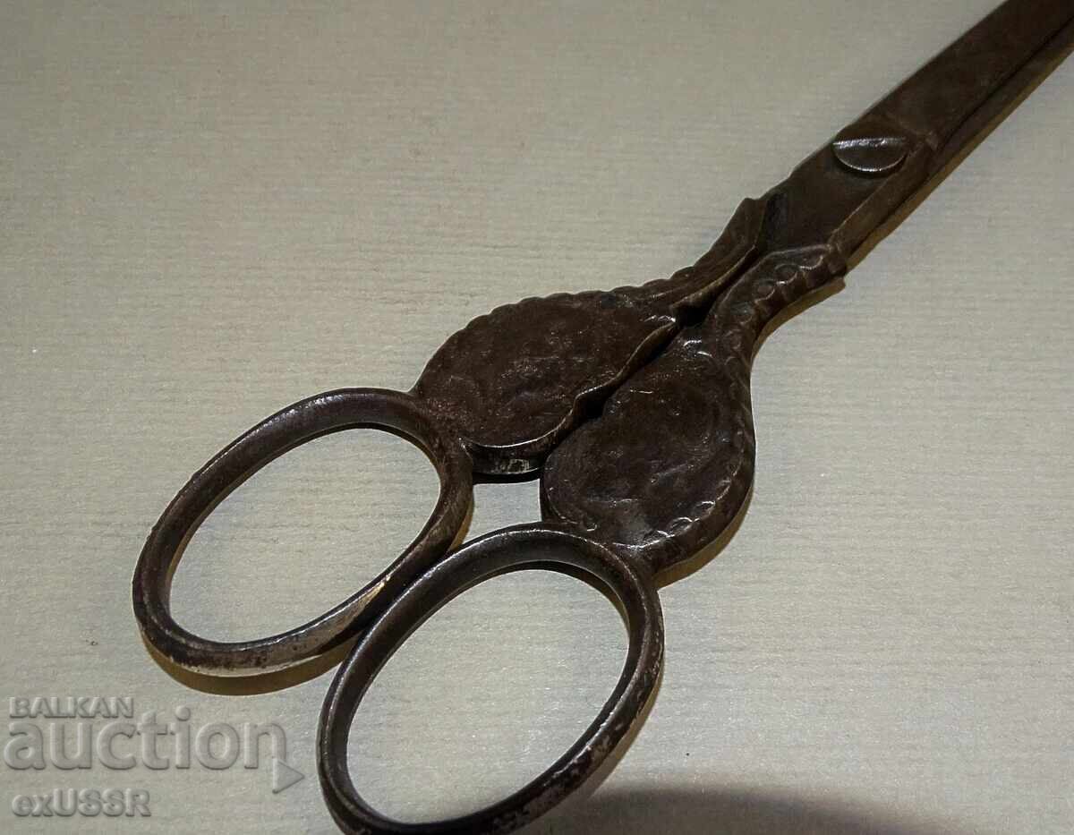Auction  Old tailor's scissors with ornaments for needlework