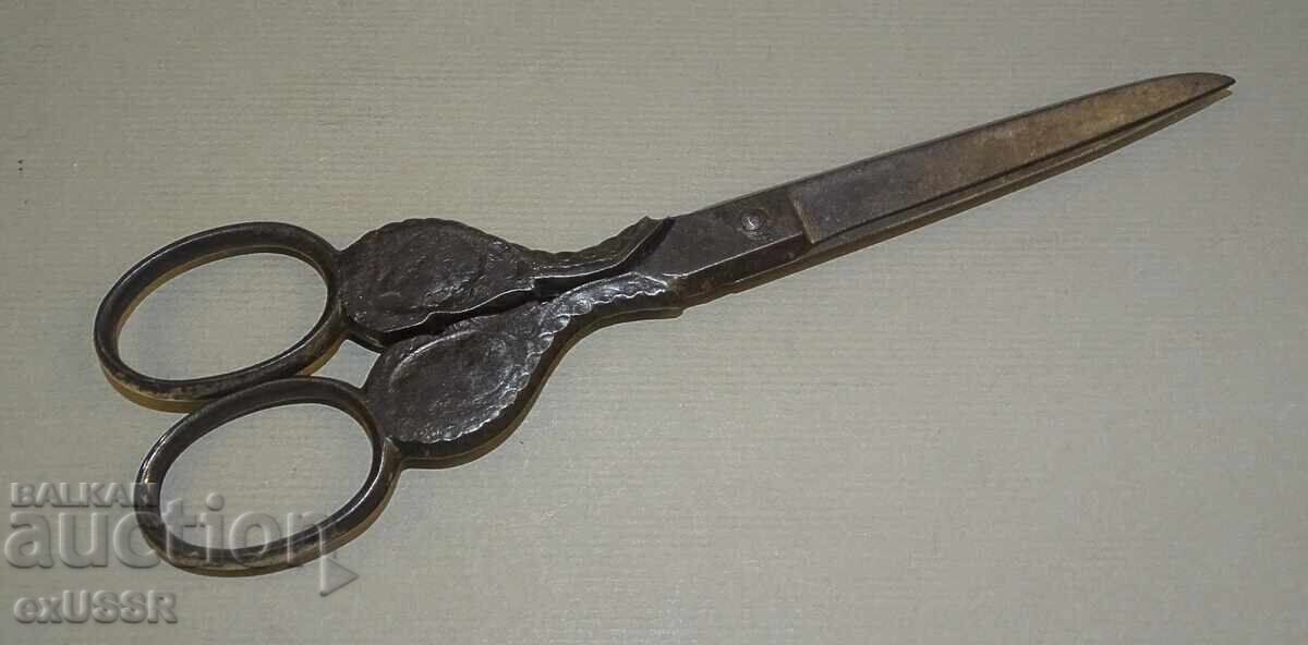 Old tailor's scissors with ornaments for needlework - 6