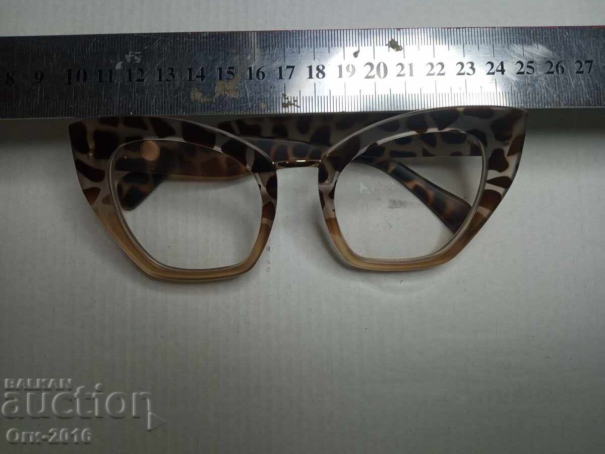 Livrarea Ochelari de soare pentru Doamne Livrarea Ochelari de soare pentru Doamne