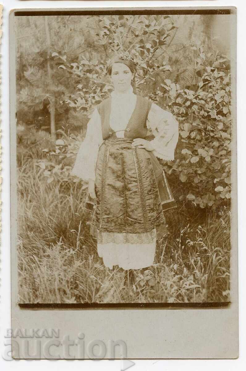 Costum popular. Vershets