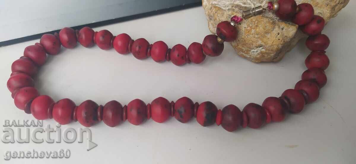 Colier vintage din coral roșu