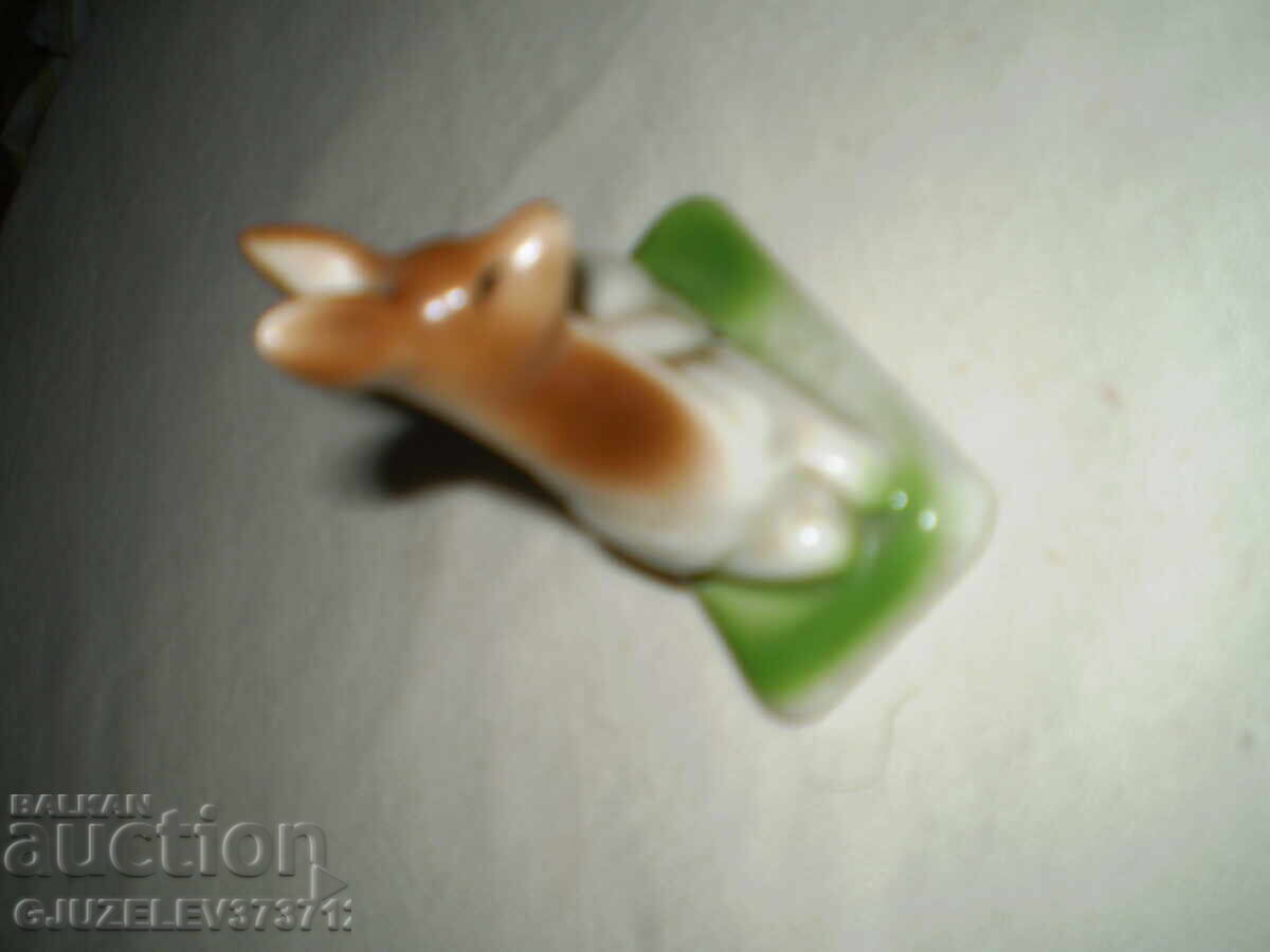 Българска порцеланова фигура на сърна с цена € 15.00 | 29.34 лв.