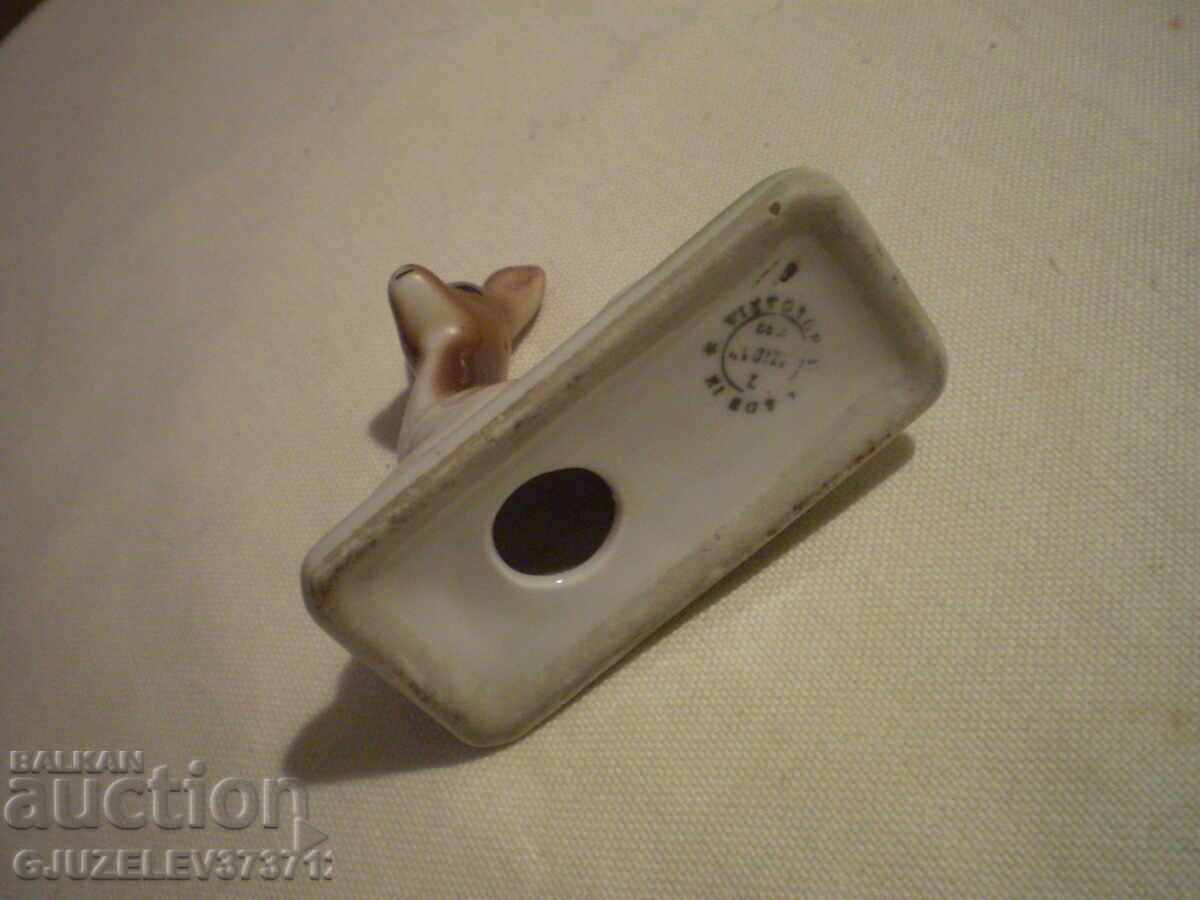 Аукцион Българска порцеланова фигура на сърна