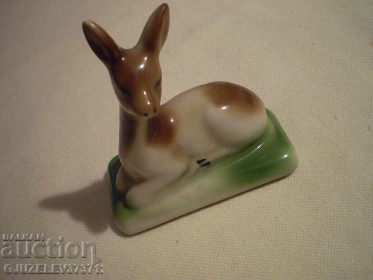 Българска порцеланова фигура на сърна