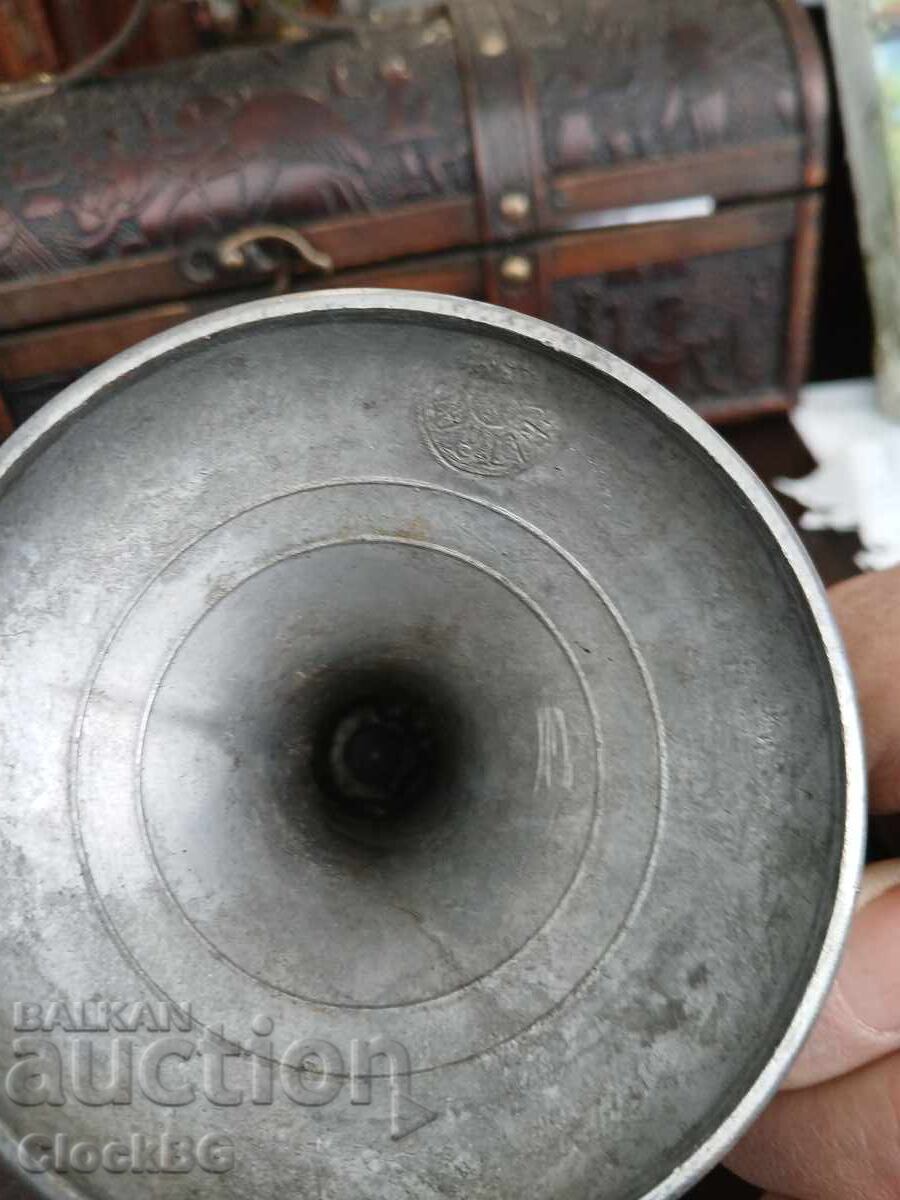 Αντίκα γερμανικό κηροπήγιο από κασσίτερο (Zinn) – τέλη 19ου / αρχές 20ου αιώνα με τιμή € 0.99 | 1.94 BGN