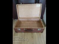 Βίντατζ βαλίτσα από τη σοσιαλιστική Βουλγαρία – Π.Π. «Επιτυχία» επί του ηλίου