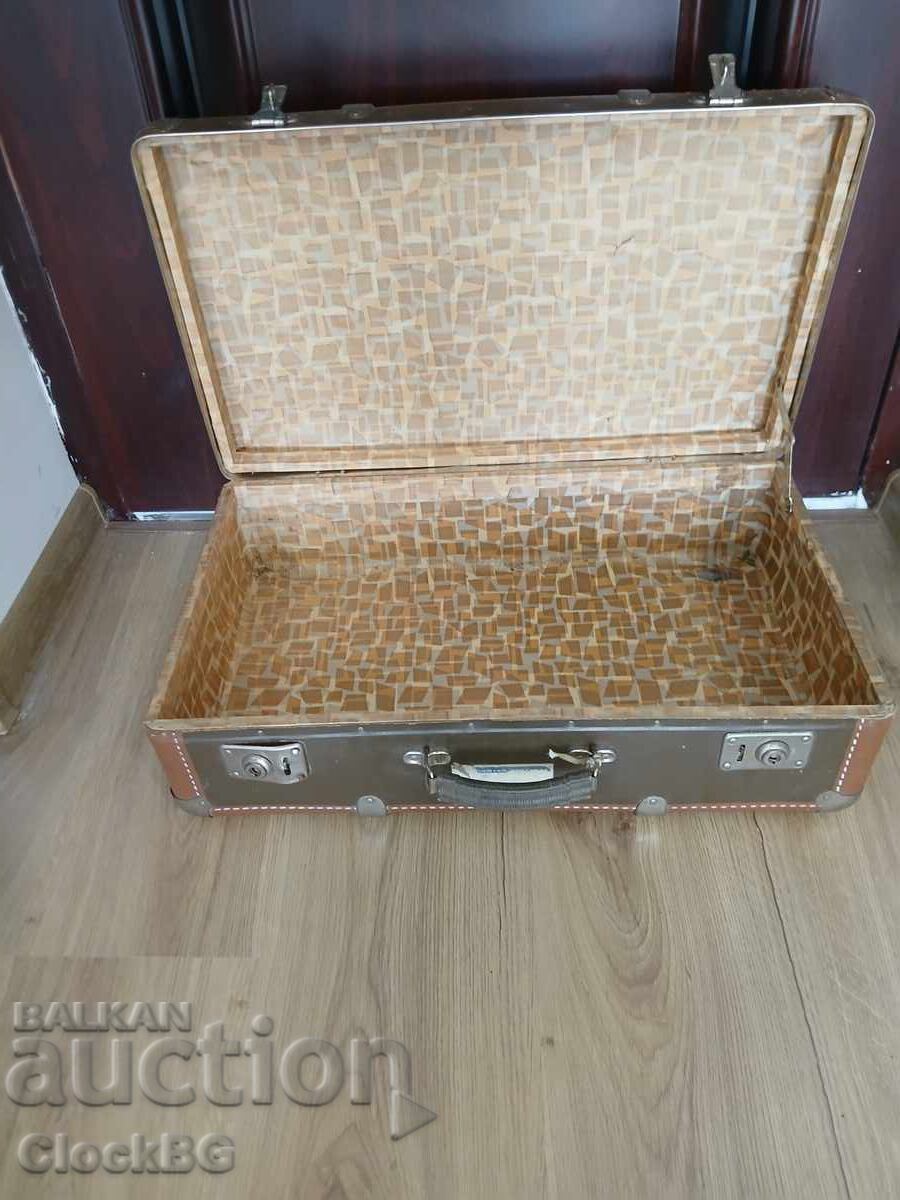 Vintage "BALKAN" Suitcase - Socialist Period (60s-70s)