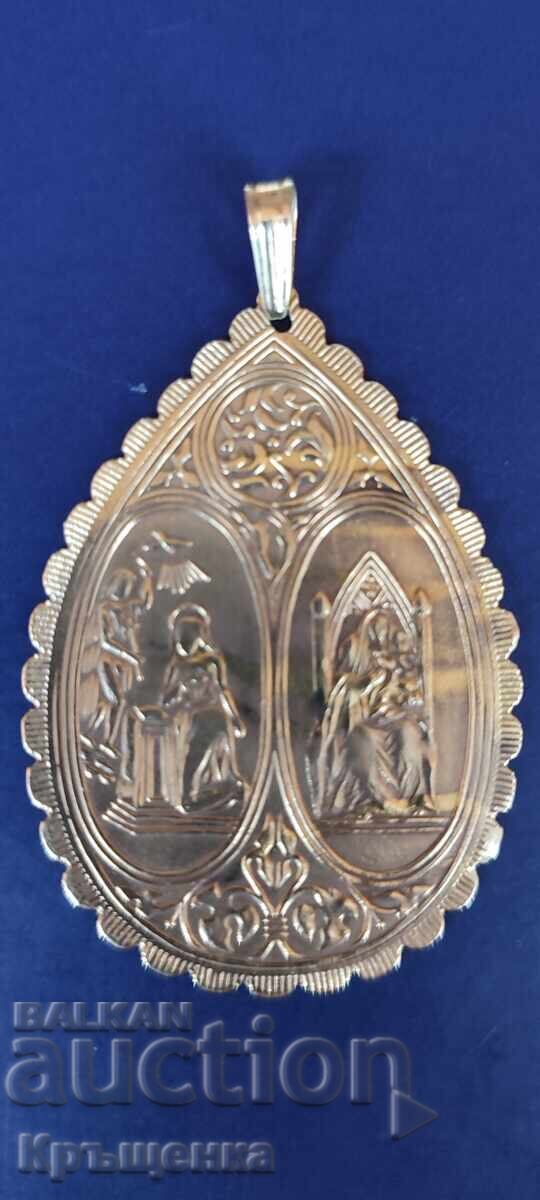 Medalion vechi de aur - botez (secolele 17-19) Medalion vechi de aur - botez (secolele 17-19)