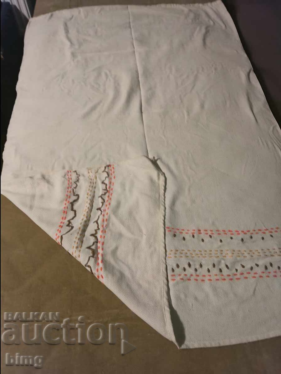 Perdea cu broderie manuală cu preț € 0.01 | 0.02 BGN