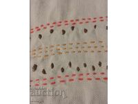Perdea cu broderie manuală