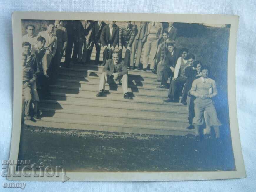 Стара снимка 2 броя - младежи, мъже с цена € 2.00 | 3.91 лв. Стара снимка 2 броя - младежи, мъже с цена € 2.00 | 3.91 лв.