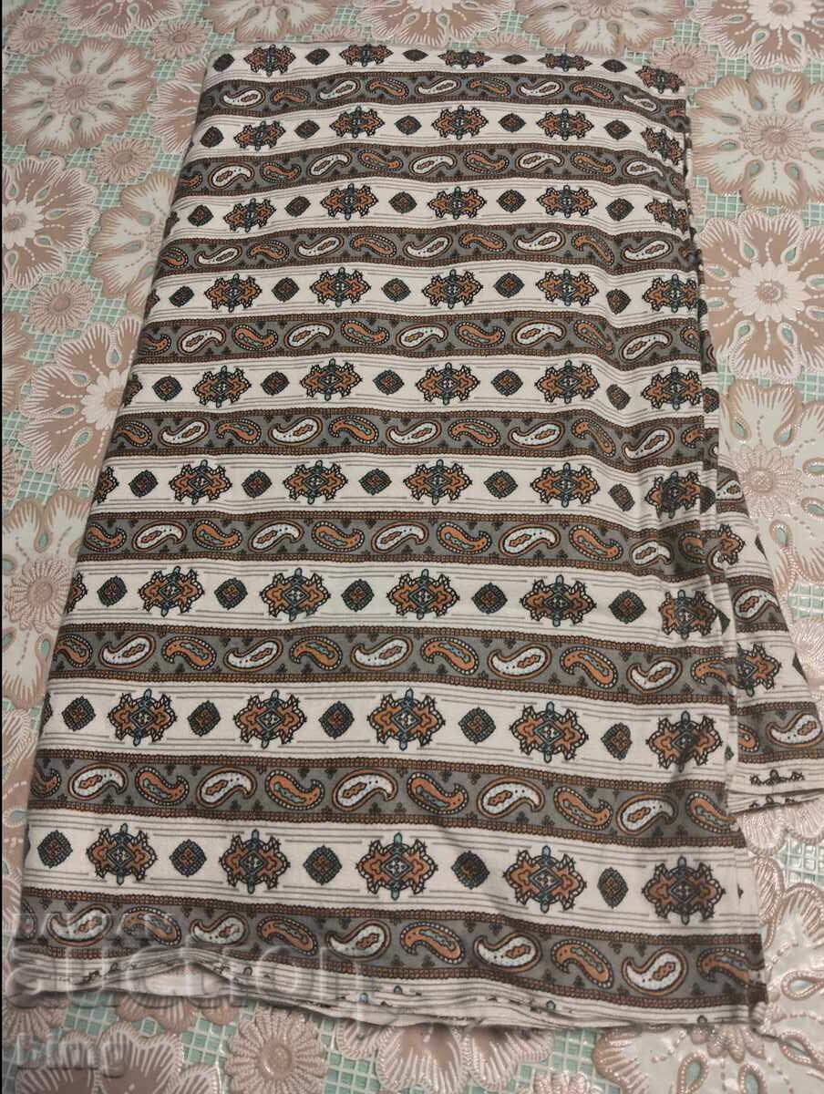 5 метра мек памучен плат с интересен десен с цена € 2.00 | 3.91 лв.