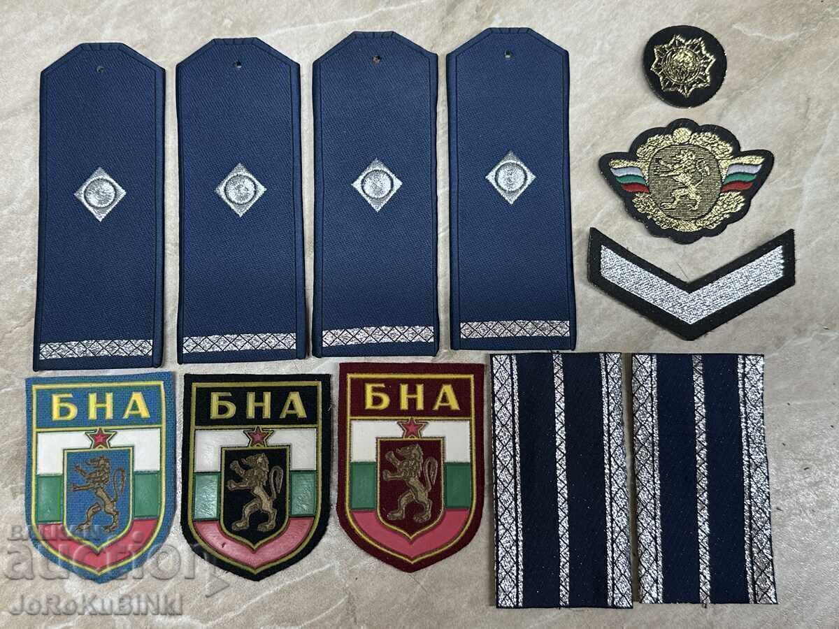 LOT EMBLEME și Epoleți-(embleme-6 bucăți+Epoleți-3 perechi) LOT EMBLEME și Epoleți-(embleme-6 bucăți+Epoleți-3 perechi)