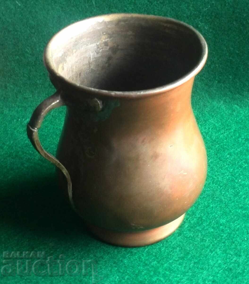 Παράδοση Παλιά χάλκινη κούπα Παράδοση Παλιά χάλκινη κούπα