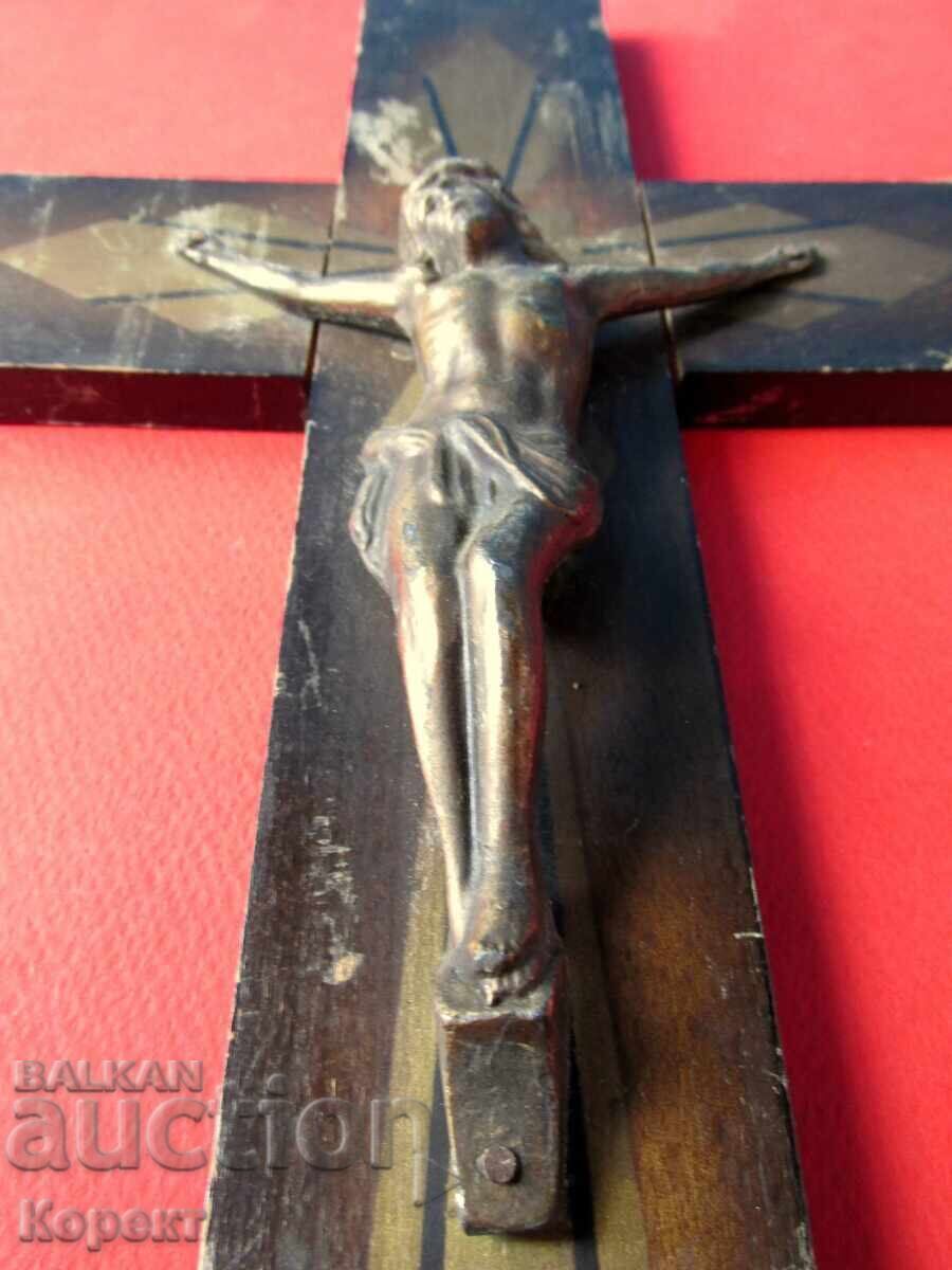 Veche cruce de perete, crucifix cu preț € 55.00 | 107.57 BGN