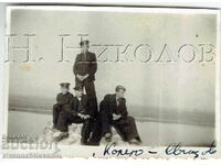 SMALL OLD PHOTO SVISHTOV GYMNASTS AT THE KALE E996