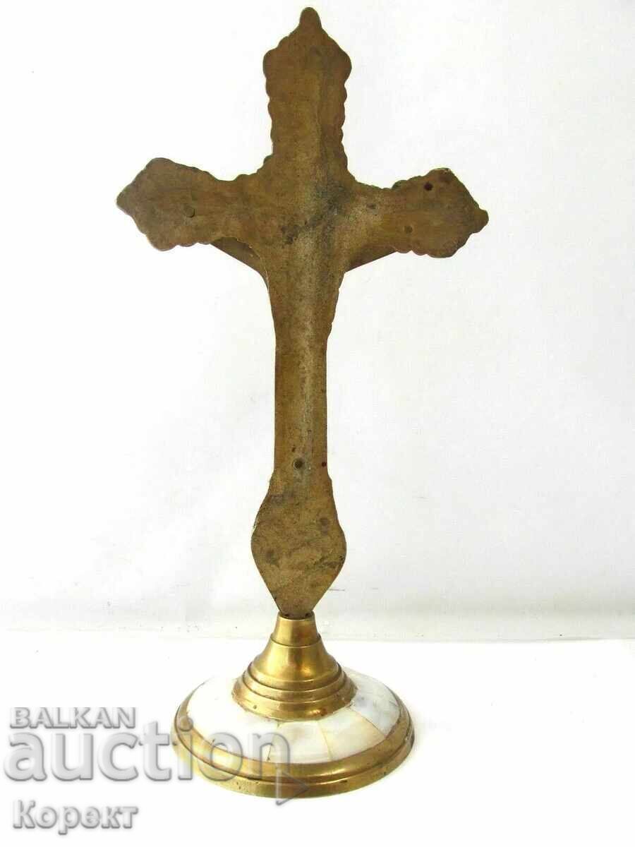 Licitație Cruce de masă, crucifix cu elemente perlate