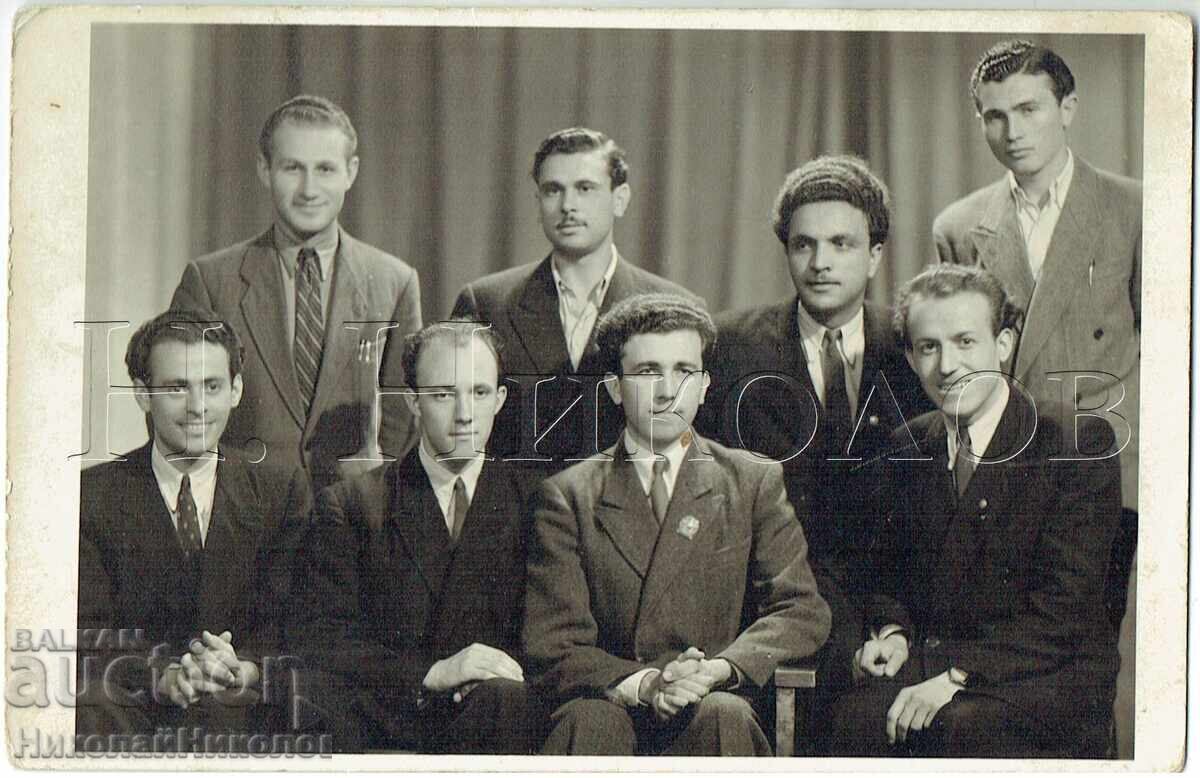 FOTOGRAFIE VECHE SOFIA ABSOLVENȚI ÎN STUDIO „ARTĂ” RAȘEV ZH001