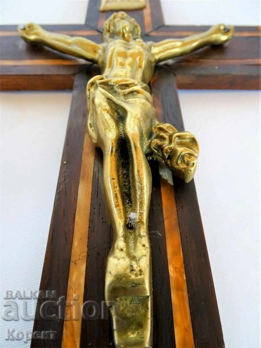 Cruce de perete modernistă, răstignire 11 cu preț € 42.00 | 82.14 BGN