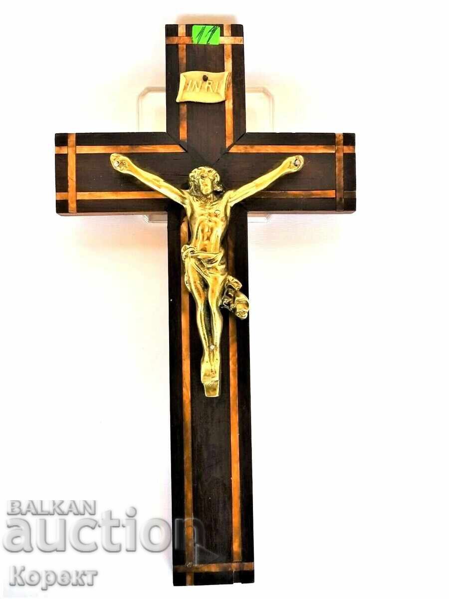 Cruce de perete modernistă, răstignire 11