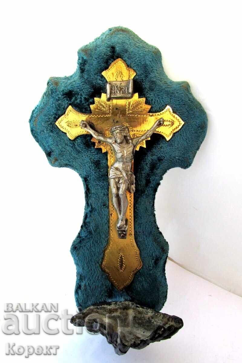 Cruce de perete antică franceză, crucifix cu recipient pentru apă sfințită cu preț € 49.00 | 95.84 BGN