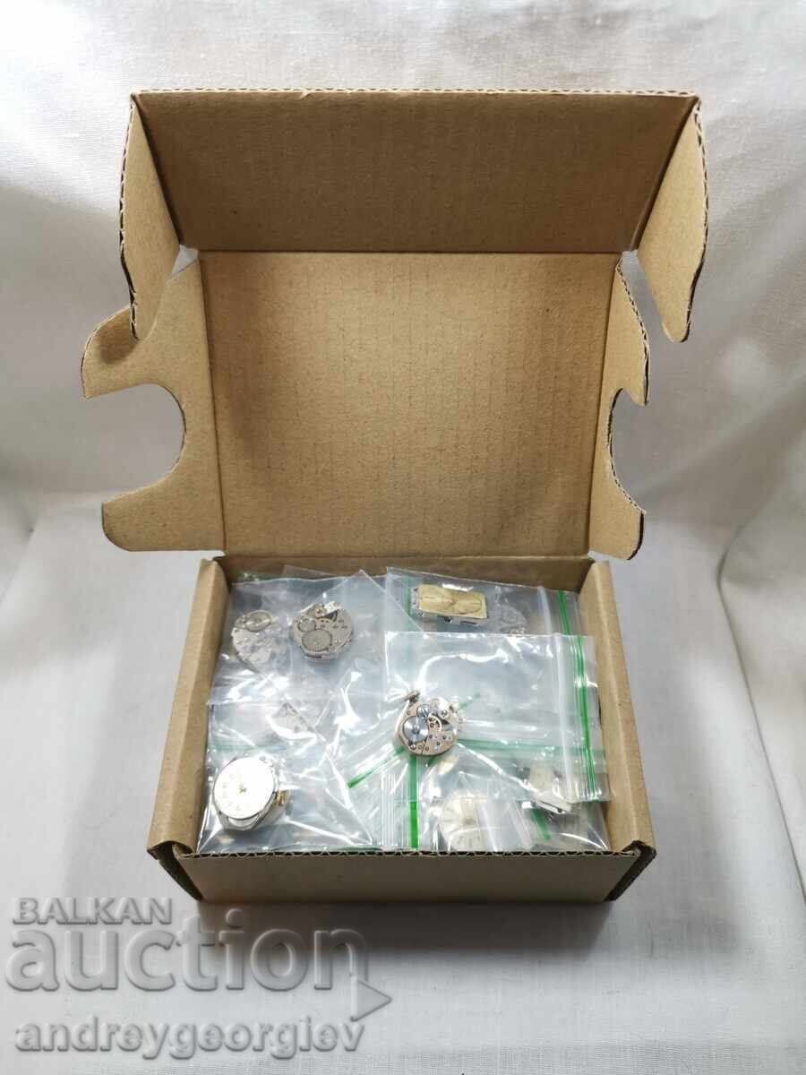 Lot de aproximativ 50 de mecanisme elvețiene pentru ceasuri de damă - 7 Lot de aproximativ 50 de mecanisme elvețiene pentru ceasuri de damă - 7