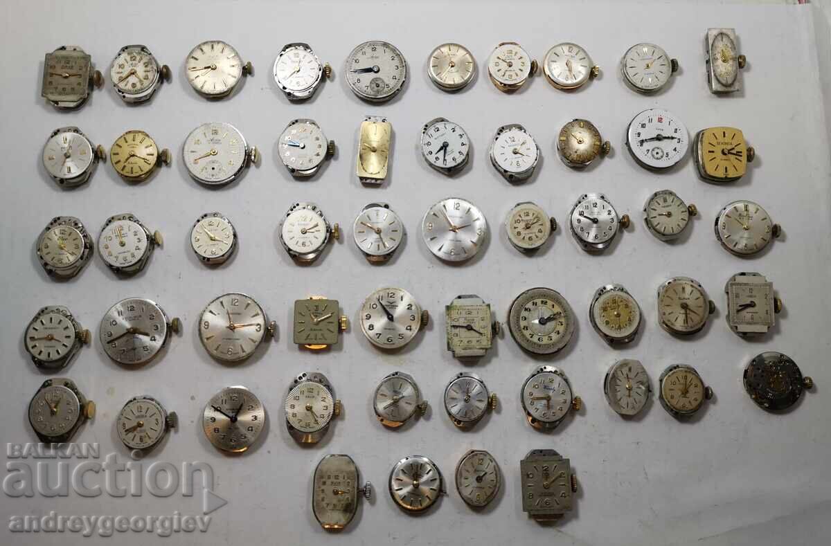 Lot de aproximativ 50 de mecanisme elvețiene pentru ceasuri de damă Lot de aproximativ 50 de mecanisme elvețiene pentru ceasuri de damă
