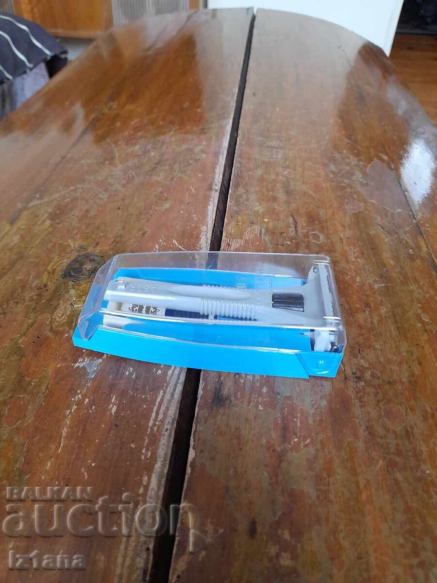 Стара самобръсначка Astra