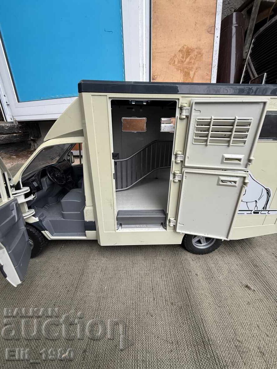 Livrarea Mercedes Sprinter Cale de Cai Livrarea Mercedes Sprinter Cale de Cai