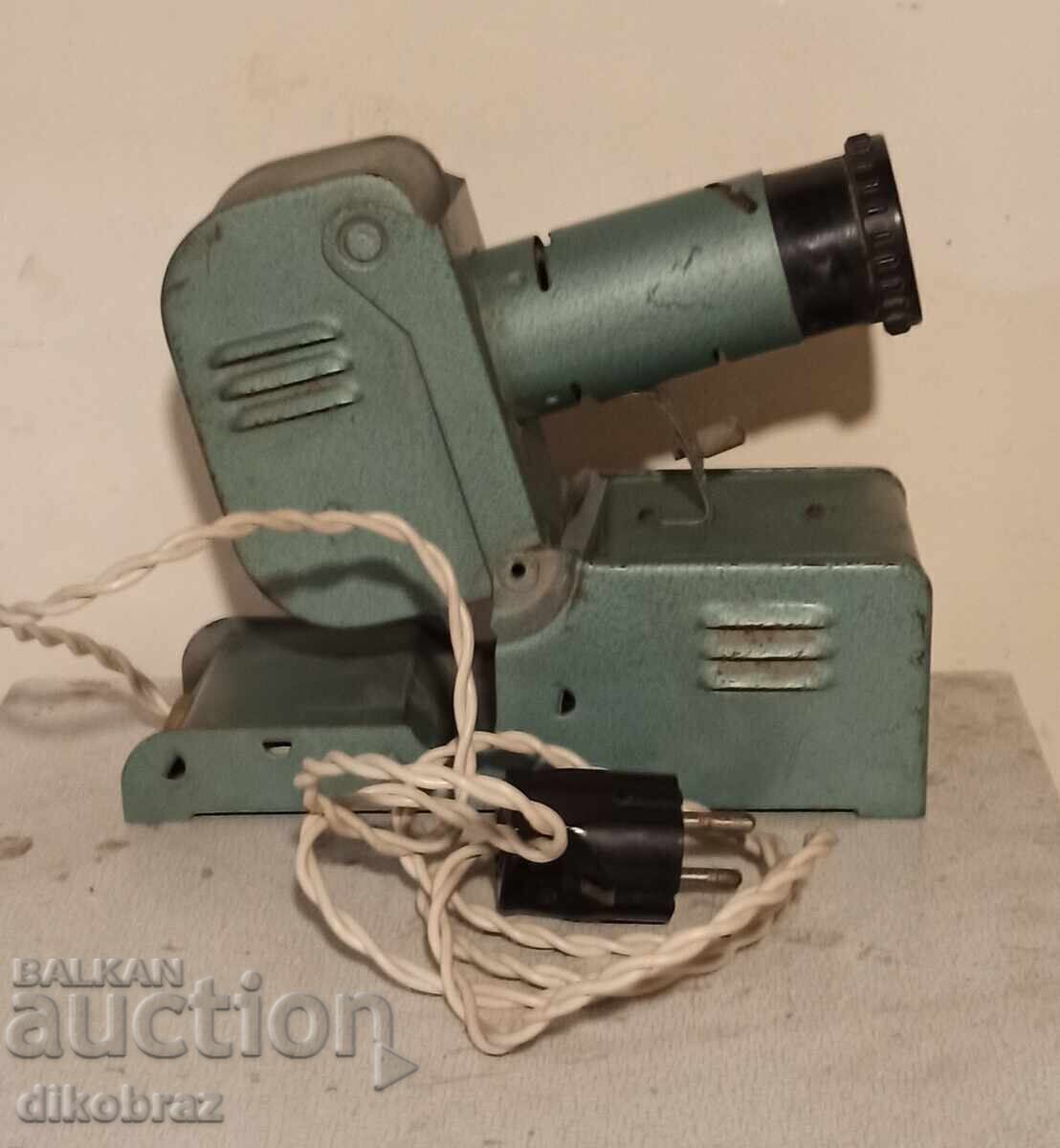 Aparat de diapozitive / proiector Pioneer - pentru 1 € cu preț € 1.00 | 1.96 BGN